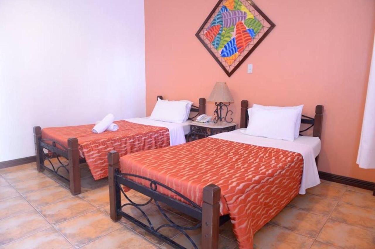 Hotel Palmas Del Mar Bacolod Exterior foto